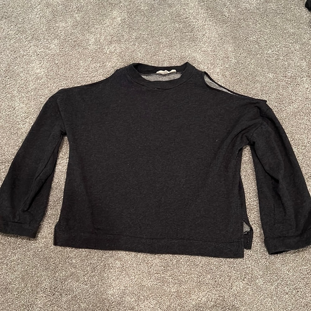 Basik by RD style Grey pullover with shoulder cut outs